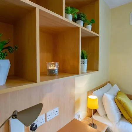 Prázdninový dům 107 - Spacious Townhouse By Shortstays *