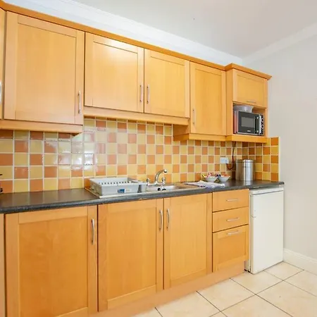 Prázdninový dům 107 - Spacious Townhouse By Shortstays *