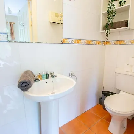 Prázdninový dům 107 - Spacious Townhouse By Shortstays